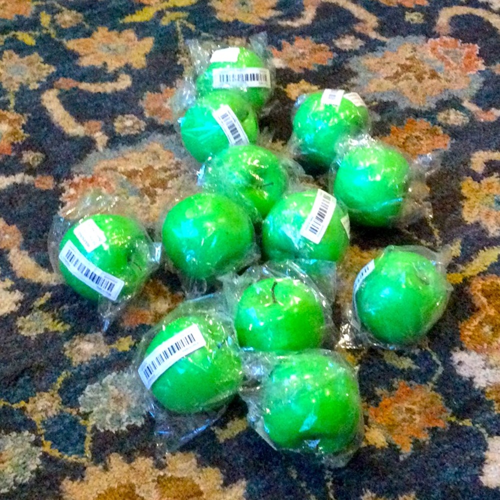 12 LifeLike Artifical Fake Green Apples.